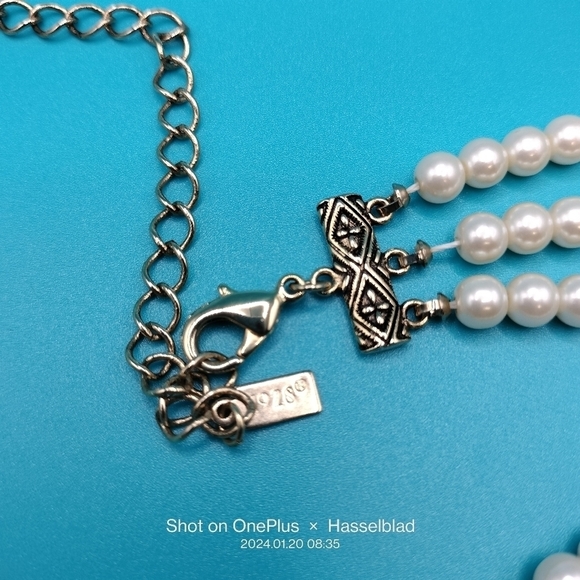 1928 Brand 3-Strand Faux Pearl Necklace w Gold Tone Metal - Picture 4 of 6